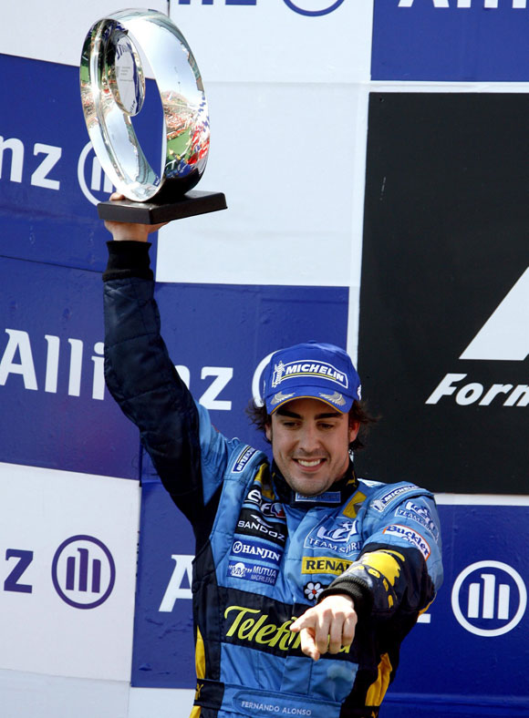 开云体育官网-威廉姆斯翻盘哈斯车队，阿隆索高光表现