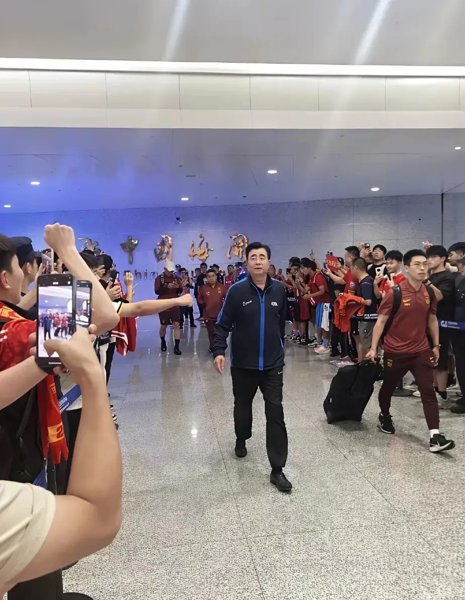 印尼队碾压中国队，桃田贤斗带队取胜