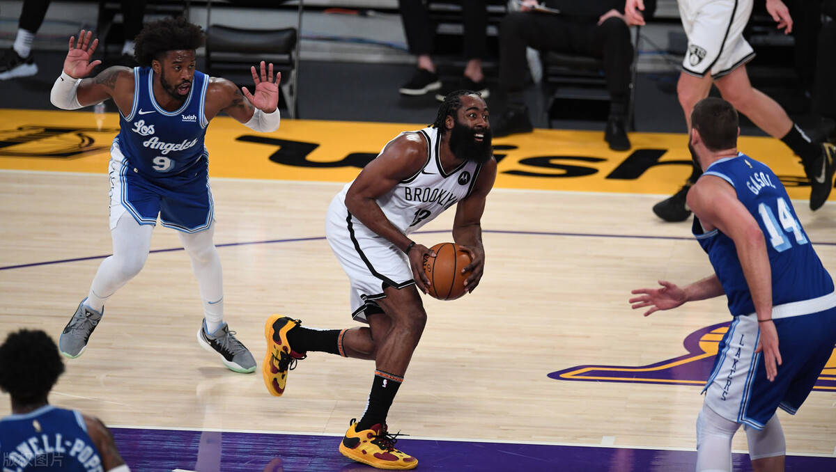 开云体育app-新疆队完胜雄鹿,詹姆斯刷新纪录