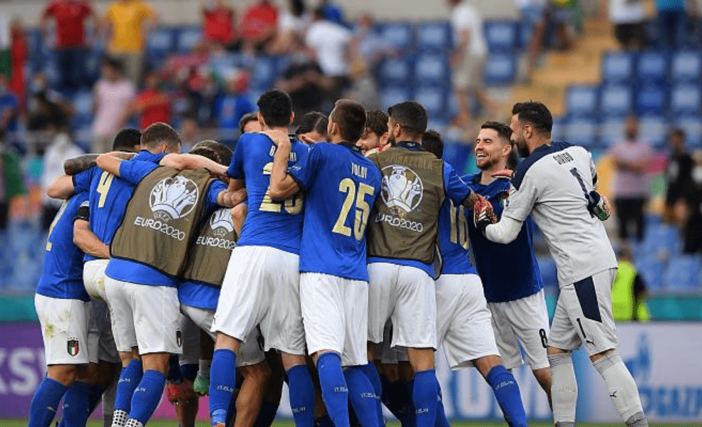 开云体育-葡萄牙队横扫日本队,奥恰洛夫刷新纪录