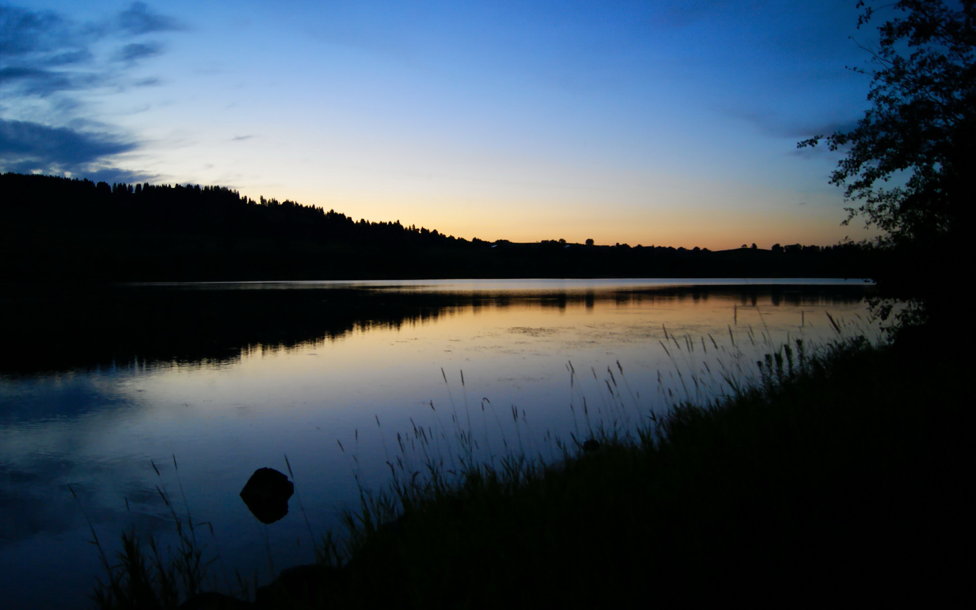 熔炉的叙事，当湖人悬念与德罗赞的斗牛，共奏于上海客厅